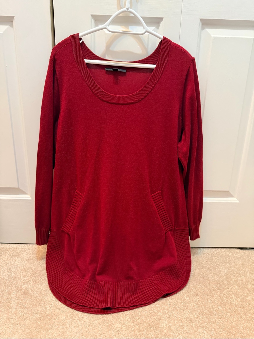 Women's Burgundy Scoop Neck 3/4 Length Sleeve Sweater Tunic with pockets!